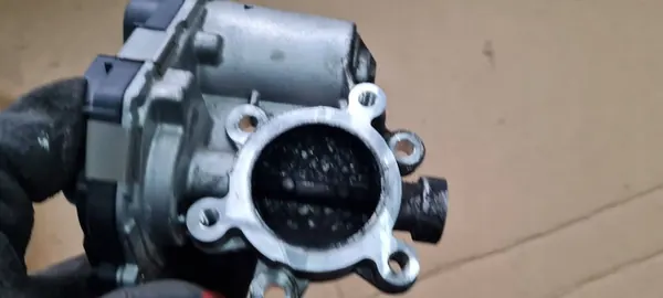 AUDI Q5 FY LIFT 2.0TDI EGR-JÄÄTTE 05L131501L image 7