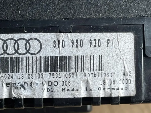 Cuadro de Instrumentos Audi A3 8P OEM 8P0920930F image 4