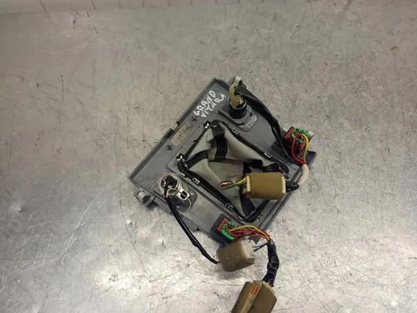 Cadre de levier de vitesse Suzuki OEM 7583065J10 image 10