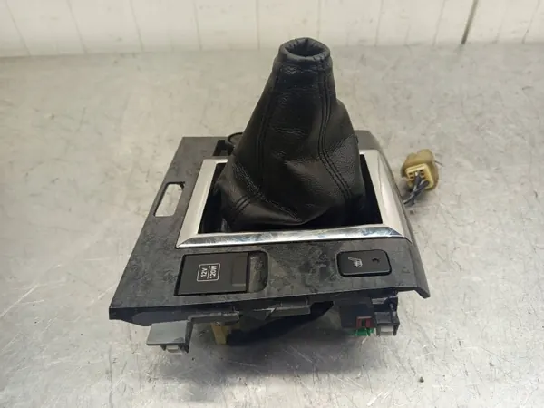 Cadre de levier de vitesse Suzuki OEM 7583065J10 image 3