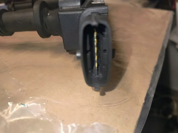 Bobina de ignição OPEL VECTRA C SIGNUM 09153250 0221503469 image 2