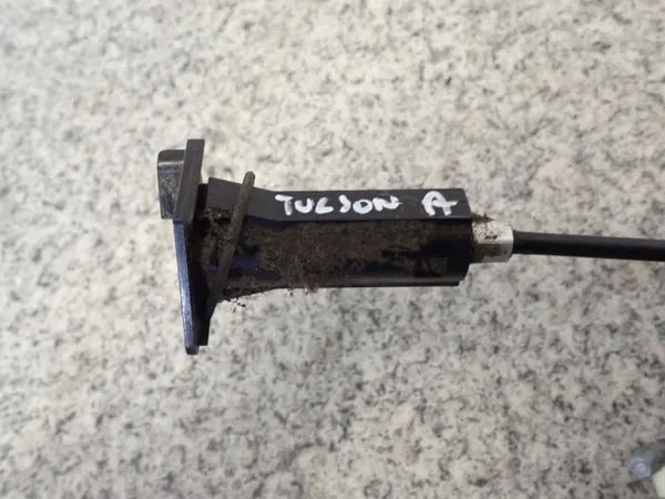 Fecho de tampa combustível Hyundai Tucson 04- OEM image 3