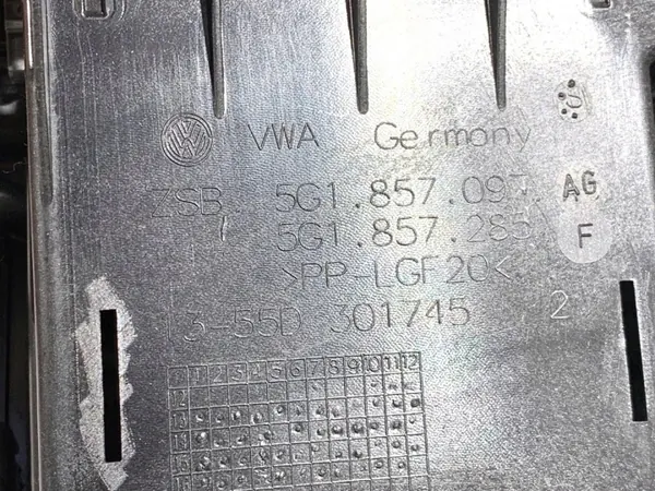 Boîte à gants passager OEM 5G1857097AG VW Golf VII image 6