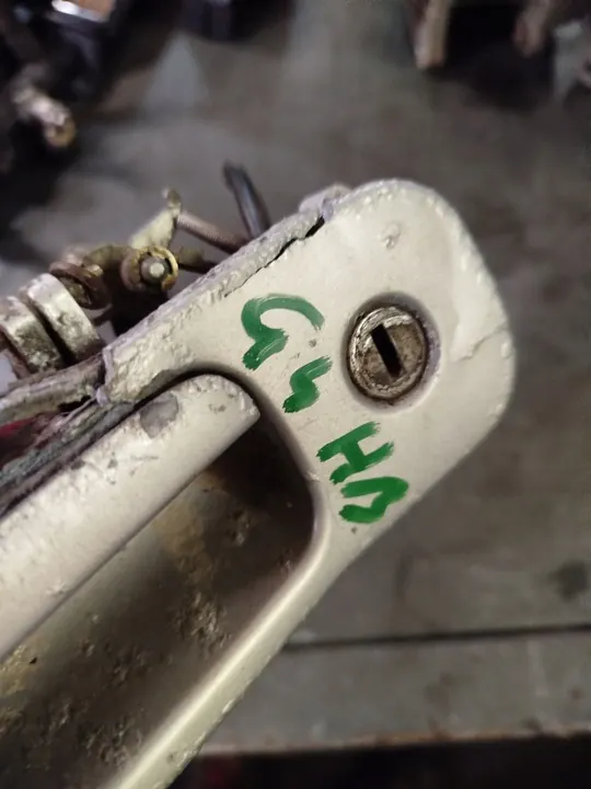 Mikrokytkin Tavaratilan Avaa VW Golf IV Bora Touareg Cayenne image 2