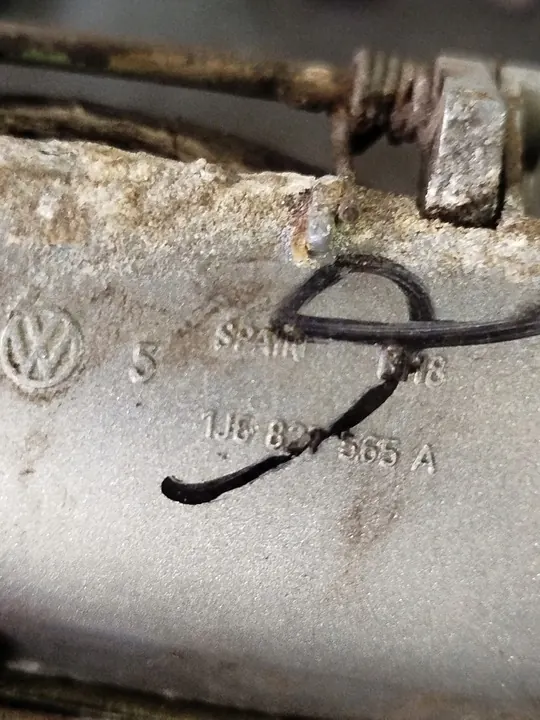 Mikrokytkin Tavaratilan Avaa VW Golf IV Bora Touareg Cayenne image 8