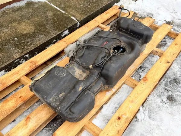 Bränsletank OEM 10GM388B för Cadillac Escalade 07-14 image 4