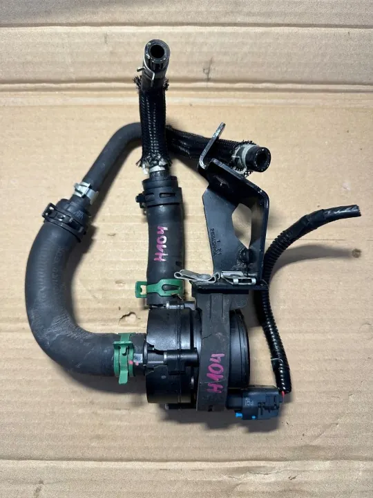 Pompe à eau et tuyaux OEM 0392023326 Nissan Micra image 2