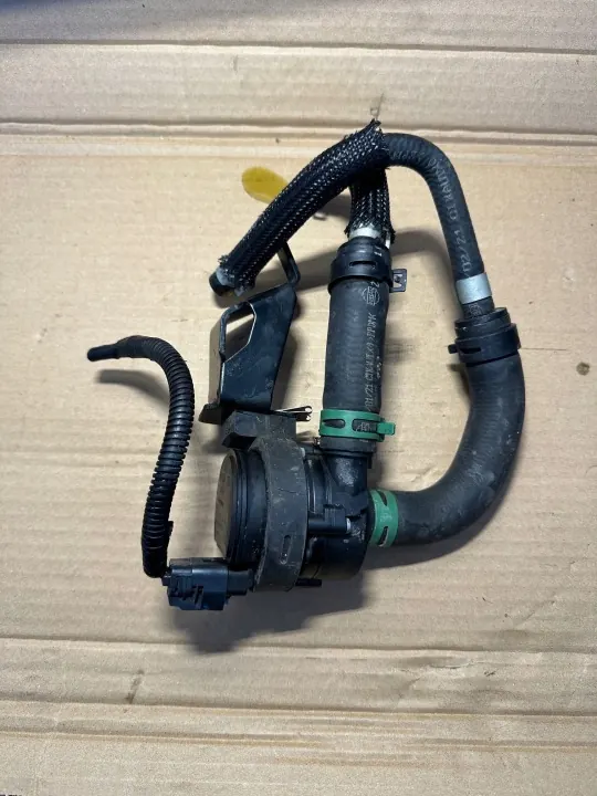 Pompe à eau et tuyaux OEM 0392023326 Nissan Micra image 4