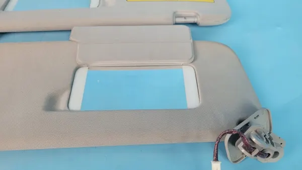 Tesla Model 3 aurinkosuoja OEM 1490405-41-B 1490406-21-B image 6