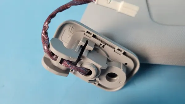 Tesla Model 3 aurinkosuoja OEM 1490405-41-B 1490406-21-B image 7