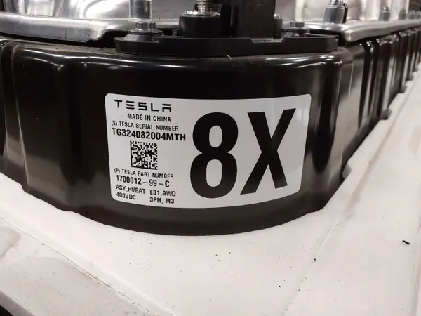 Tesla Model Y Traktionsbatterie 170001299C - 78Ah Gebraucht image 10