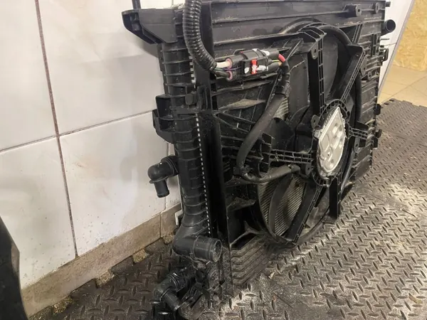 Conjunto de radiador FAH12989 para Nissan Qashqai - Usado image 6