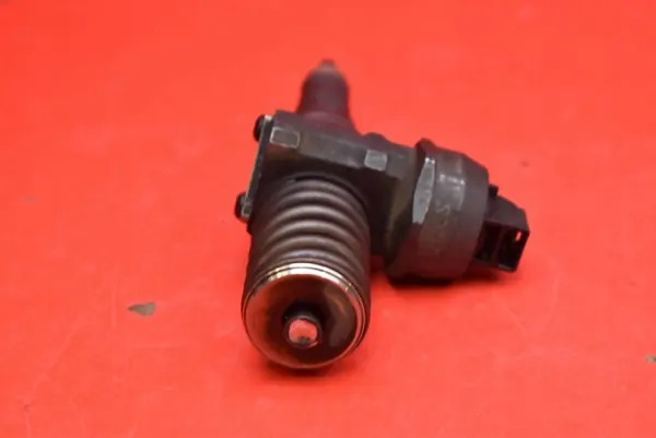 Ruiskutuspumppu OEM 038130073BN Skoda Octavia II 1.9 TDI image 5