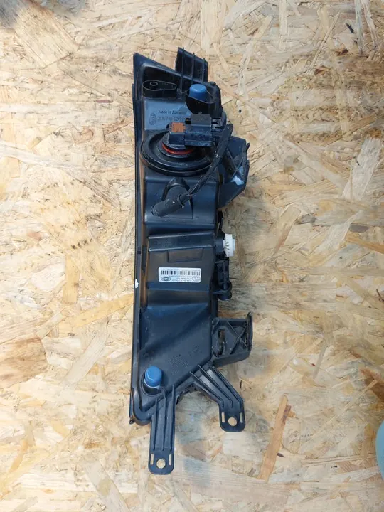 Skoda Fabia Rapid 1.0Tsi Farol de Neblina Direito Dianteiro OEM 5JA941700D image 5