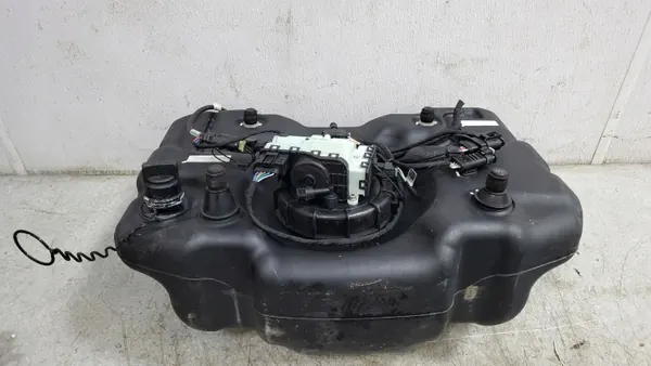 Mercedes AdBlue-tank OEM A2044705502 voor GLK W204/X204 image 3