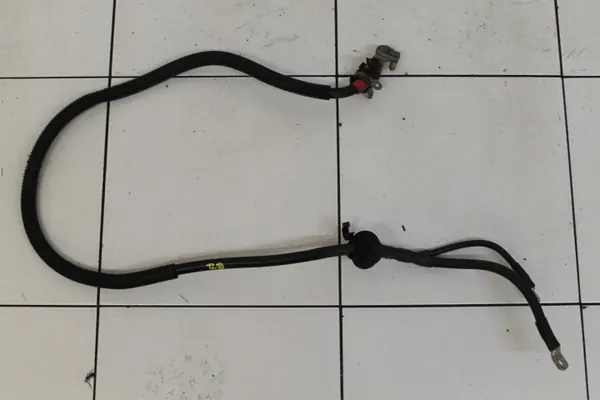 Câble positif Audi R8 4.2 FSI OEM 420971225A image 2