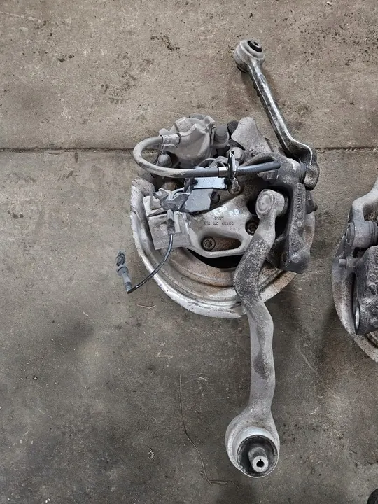 BMW F30 F31 N47 Mozzo Anteriore Sinistro image 4