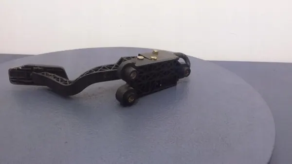 Hyundai gaspedalpotentiometer OEM AKNJJL298 begagnad image 3