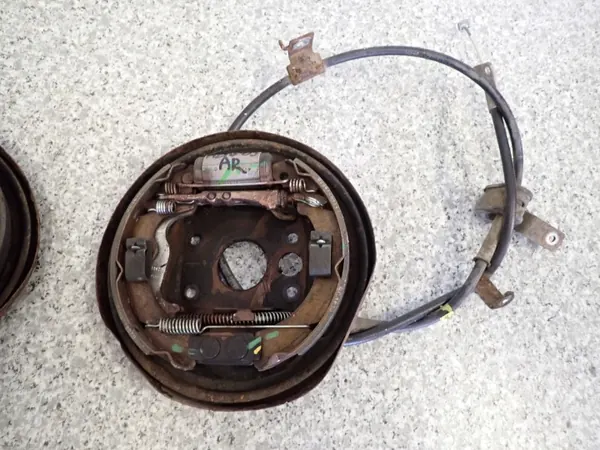 Suzuki OE Gebrauchter Spreizer mit Backen und Kabel image 3