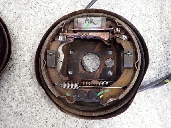 Suzuki OE Gebrauchter Spreizer mit Backen und Kabel image 4