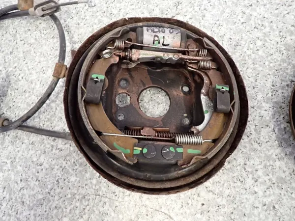 Suzuki OE Gebrauchter Spreizer mit Backen und Kabel image 5