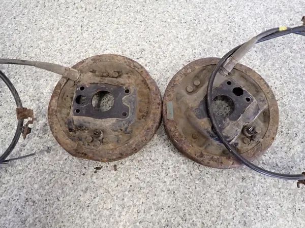 Suzuki OE Gebrauchter Spreizer mit Backen und Kabel image 7
