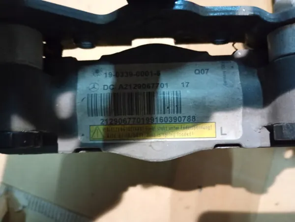 Mercedes W212 Pyrotechnische Scharnieren OEM a2129067801 a2129067701 image 3