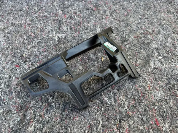 Volkswagen OE 5K0807723A suporte de para-choque image 2