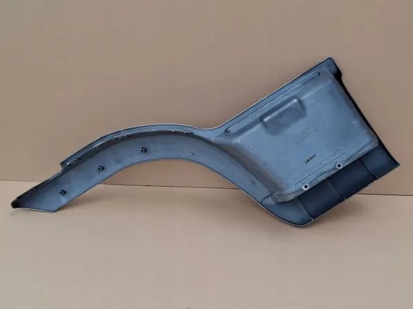Iveco Eurocargo Vänster steg OEM 8142604 - Begagnad image 4