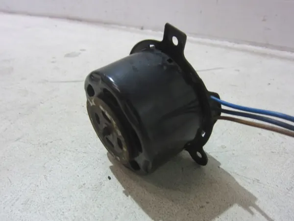Kühlerventilator Motor OEM 67326908339 BMW Z3 E36 image 4