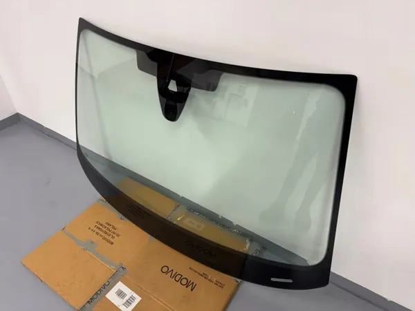 Audi A4 B9 8W Front Windshield OEM 18R with Camera image 3