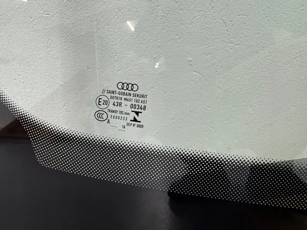 Audi A4 B9 8W Front Windshield OEM 18R with Camera image 5