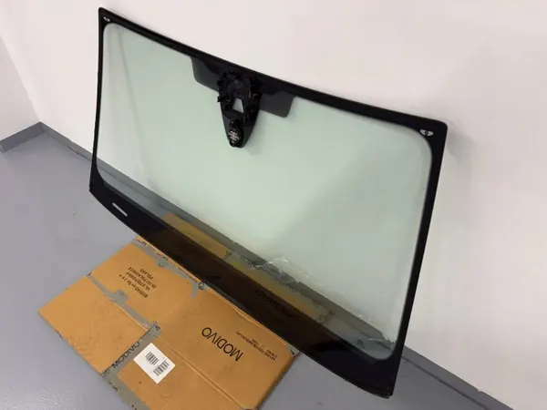 Audi A4 B9 8W Front Windshield OEM 18R with Camera image 8