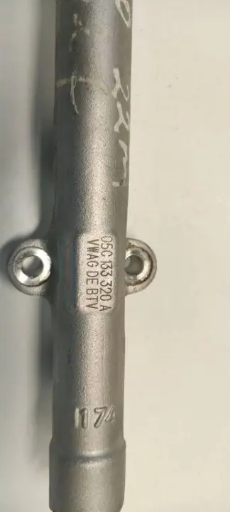 VW OEM 05C133320A Einspritzschiene für Golf VIII 1.0L image 2