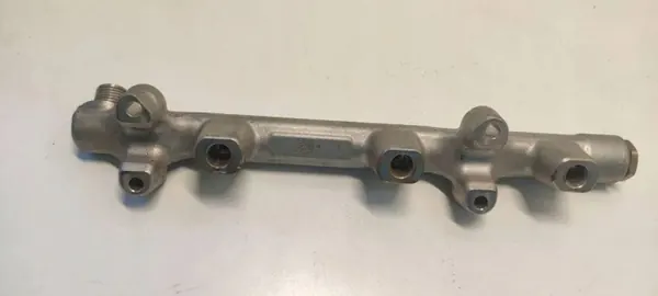 VW OEM 05C133320A Einspritzschiene für Golf VIII 1.0L image 3