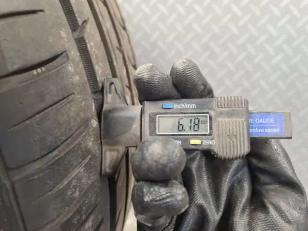 Banden OEM CZĘŚCI MARMAGCARS 694/800/894 245/40 R19 98Y image 6