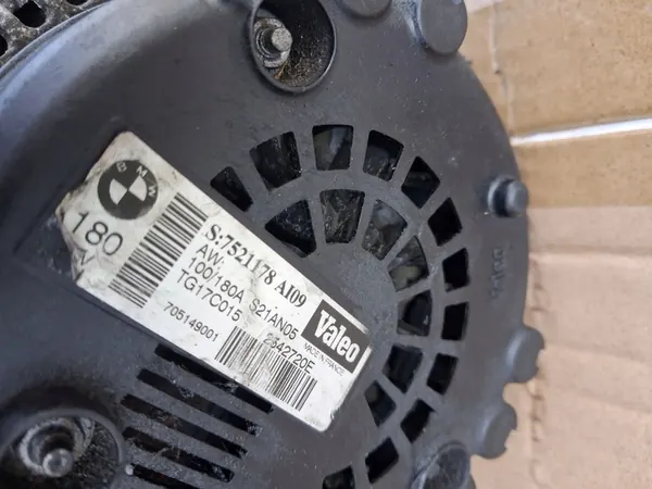 Vaihtovirtageneraattori 7521178 BMW E61 525i image 5