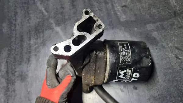 VW T4 1.9 D / TD Olje Filterhus 028115417F image 4