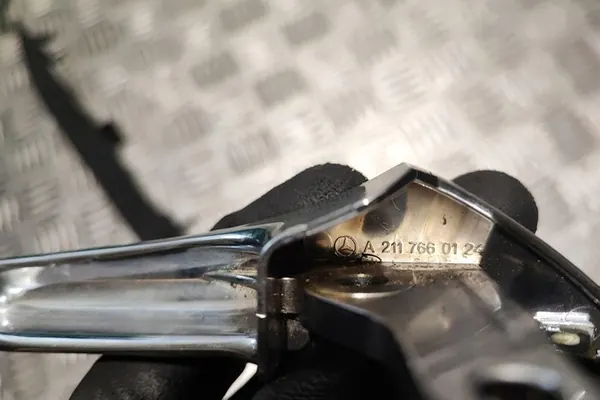 Achterste Rechter Binnenhandgreep MERCEDES-BENZ CLS A2117660124 image 2