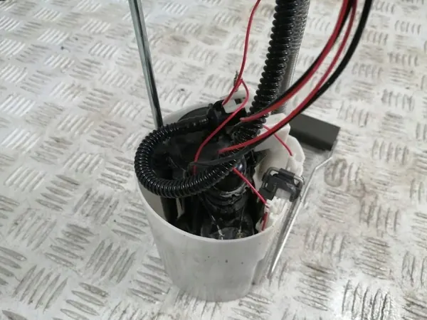 Opel OE 13356928 Polttoainepumppu image 2