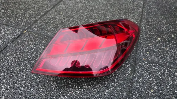 RECHTER ACHTERLICHT MERCEDES C KLASSE W206 SEDAN A2069062701 image 4