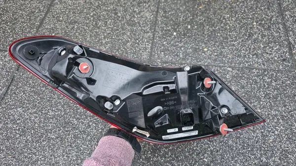 RECHTER ACHTERLICHT MERCEDES C KLASSE W206 SEDAN A2069062701 image 6