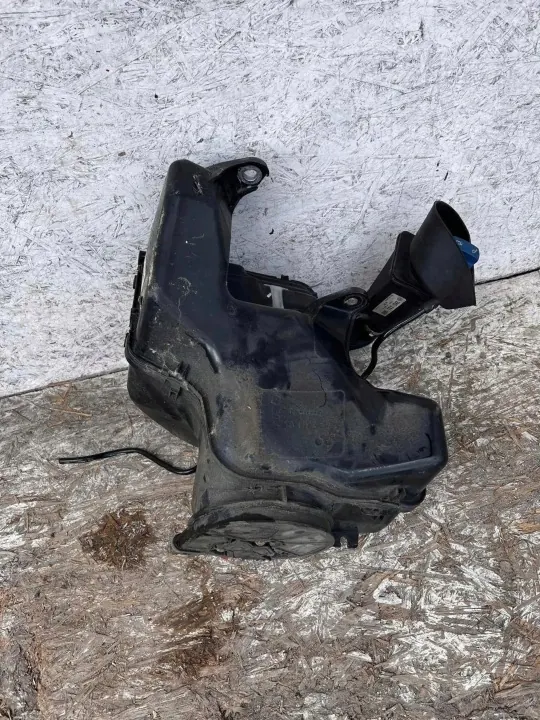 Tanque Volkswagen Caddy 2018 usado OEM 2K5131877A image 4