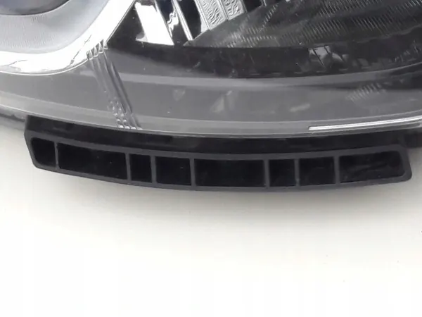 Cubierta de faro derecho Hyundai iX20 10- image 4