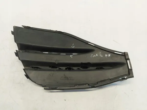 Grille de Pare-Chocs Avant Droite Mercedes GLA 247 image 2