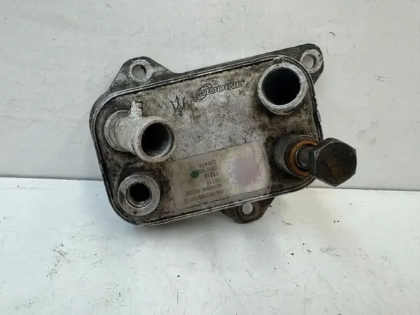 Refroidisseur d'huile Maserati d'occasion OEM 6700058110 image 2