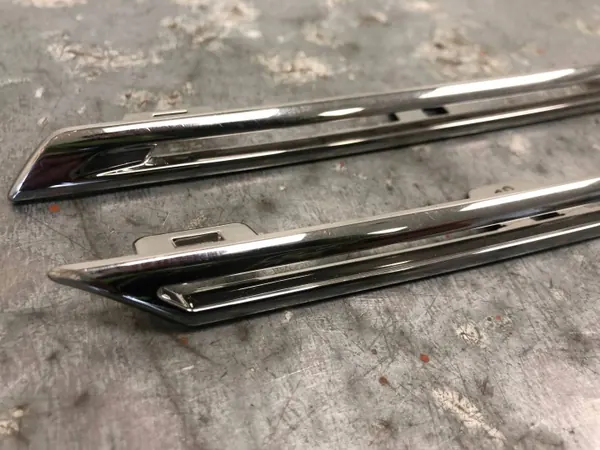 Stoßstange Chromleiste OEM 623861238RBILI Links/Rechts image 3