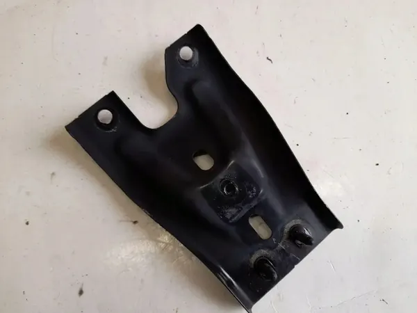 Kylarfäste VW JETTA III 5C6805567 image 2