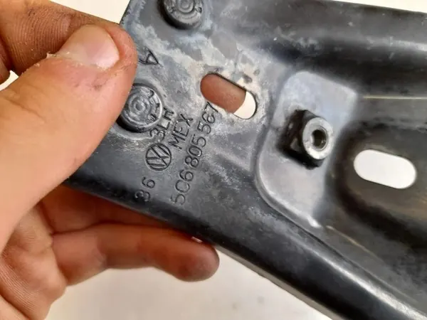 Kylarfäste VW JETTA III 5C6805567 image 3