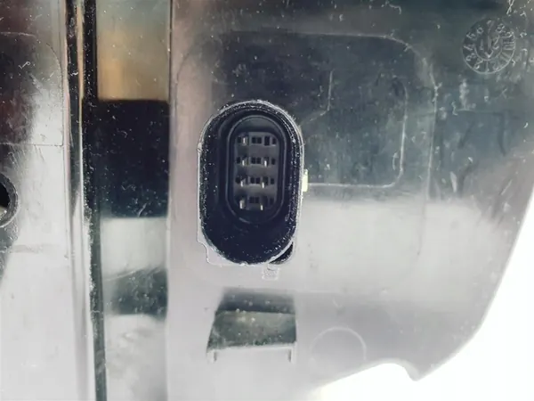 AUDI Q2 81A Lámpara Trasera LED Derecha image 7